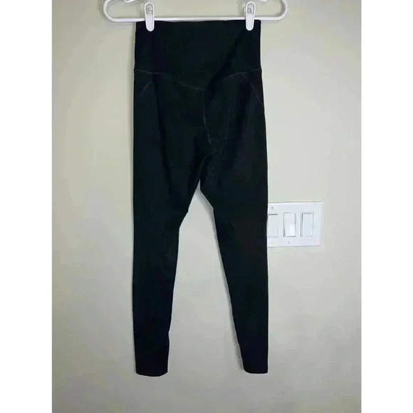 SOLD Girlfriend Collective leggings size small - Picture 5 of 8